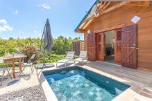 A louer Marie Galante Capesterre Guadeloupe bungalow 1 chambre 4 personnes avec piscine balneo